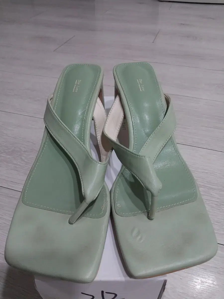 thumbnail-2